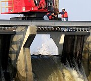 Luizianoje atveriami &scaron;liuzo vartai, siekiant sumažinti vandens spaudimą.