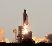 Erdvėlaivio &bdquo;Endeavour&ldquo; pakilimo akimirka
