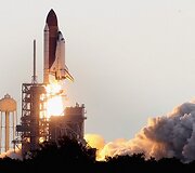 Erdvėlaivio &bdquo;Endeavour&ldquo; pakilimo akimirka