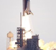Erdvėlaivio &bdquo;Endeavour&ldquo; pakilimo akimirka