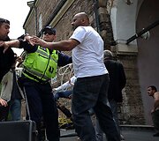 Mu&scaron;eikas i&scaron;skirti bandantis policininkas 