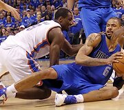 Serge Ibaka ir Tysonas Chandleris