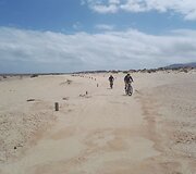 La Graciosa salą galima per dieną apkeliauti dviračiu