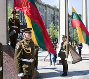 Vėliavos pakėlimo akimirka