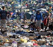 Po &bdquo;Glastonbury&ldquo; festivalio lauke liko daugybė &scaron;iuk&scaron;lių