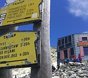 Auk&scaron;tieji Tatrai i&scaron; Slovakijos pusės. &bdquo;Chata pod Rysami&ldquo; stovyklavietė