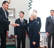 Arvydas Sabonis sveikinasi su Dalia Grybauskaite