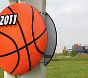 Panevėžio miesto ženklas papuo&scaron;tas krep&scaron;inio kamuoliu