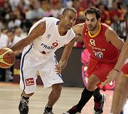 Tony Parkeris (kairėje) ir Manuelis Calderonas