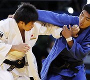 Hirofumi Yamamoto (kairėje) ir Davaadorj Tumurkhulegas
