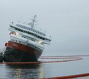 Pasviręs kruizinis laivas Norvegijoje (2011 rugsėjo 16 dienos rytą)