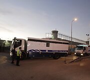 Palestinos kaliniai atvežti į kalėjimą Vakarų krante