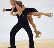 Penny Coomes (kairėje) ir Nicholas Bucklandas