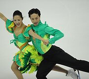 Xiaoyang Yu (kairėje) ir Chenas Wangas