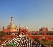 Indijos musulmonai prie Jama Masjid mečetės