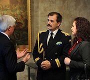 Dumitru Ion Popa (centre)