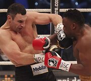 Vitalijus Klyčko ir Dereckas Chisora