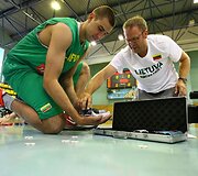 Jonas Valančiūnas su Linu Kunigėliu