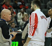 Linas Kleiza kalbasi su teisėju