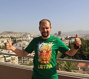 I&scaron;skirtiniai kadrai i&scaron; vie&scaron;bučio Atėnuose
