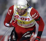 Biatlono legenda Bjoerndalenas griuvo ir nei&scaron;kovojo dar vieno titulo Pasaulio taurės varžybose 