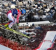 Vienos sunkiausių kalnų slidinėjimo varžybų Italijoje ir Austrijoje