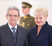 Prezidentė Dalia Grybauskaitė įteikė valstybinius apdovanojimus geriausiems &scaron;alies sportininkams