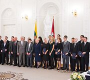 Prezidentė Dalia Grybauskaitė įteikė valstybinius apdovanojimus geriausiems &scaron;alies sportininkams