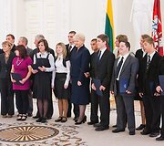 Prezidentė Dalia Grybauskaitė įteikė valstybinius apdovanojimus geriausiems &scaron;alies sportininkams