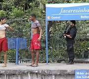 Rio de Žaneire ketvirtą dieną siautėja nusikaltėliai