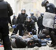 Riau&scaron;ių akimirka