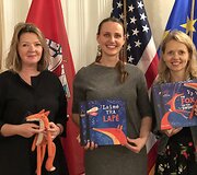 Evelina Daciūtė ir Au&scaron;ra Kiudulaitė savo kūrybą pristatė Indijoje ir Amerikoje