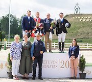 4-mečių žirgų grupės apdovanojimai Nugalėtojas Justas Gabalis ir Cadet