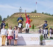 Mėgėjų IIgrupės apdovanojimai Čempionė Rūta Milvydaitė ir Anna