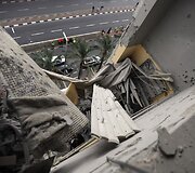 Po &scaron;e&scaron;tadienį Izraelio aviacijos suduoto smūgio Gazos ruožui, bendras žuvusiųjų skaičius padidėjo iki 33. Nesiliaujančių Izraelio antskrydžių kampanijai tęsiantis jau ketvirtą dieną i&scaron; eilės.