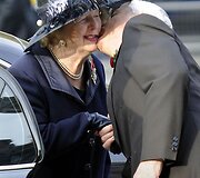 Margaret Thatcher ir buvęs Didžiosios Britanijos premjeras Johnas Majoras (2009 m.)