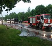 Liepsnos kėsinosi į autobusą