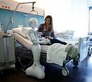 Robotas pradėjo dirbti ligoninėje