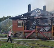 I&scaron; gaisro i&scaron;gelbėtas miegantis namo &scaron;eimininkas