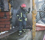 I&scaron; gaisro i&scaron;gelbėtas miegantis namo &scaron;eimininkas