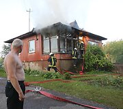 I&scaron; gaisro i&scaron;gelbėtas miegantis namo &scaron;eimininkas