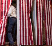  Demokratų kandidatė Hillary Clinton įgijo labai ankstyvą persvarą