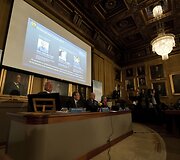 Paai&scaron;kėjo Nobelio fizikos premijos laureatai