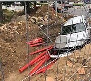 Po smūgio automobilis įlėkė į griovį