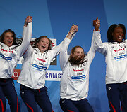 Kathleen Baker, Lilly King, Kelsi Worrell ir Simone Manuel