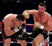 Josephas Parkeris prie&scaron; Hughie Fury