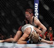 Chris Cyborg prie&scaron; Janą Kunickają