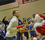 Jonas Valančiūnas Sostinės krep&scaron;inio mokyklos &scaron;ventėje