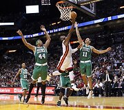 Atakuoja Dwyane'as Wade'as