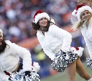 Amerikieti&scaron;ko futbolo palaikymo komandų &scaron;okėjos